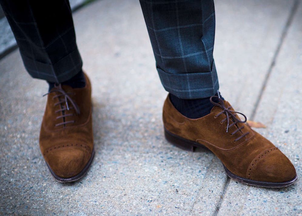 Rakish Transitions: How to Pair Shoes 